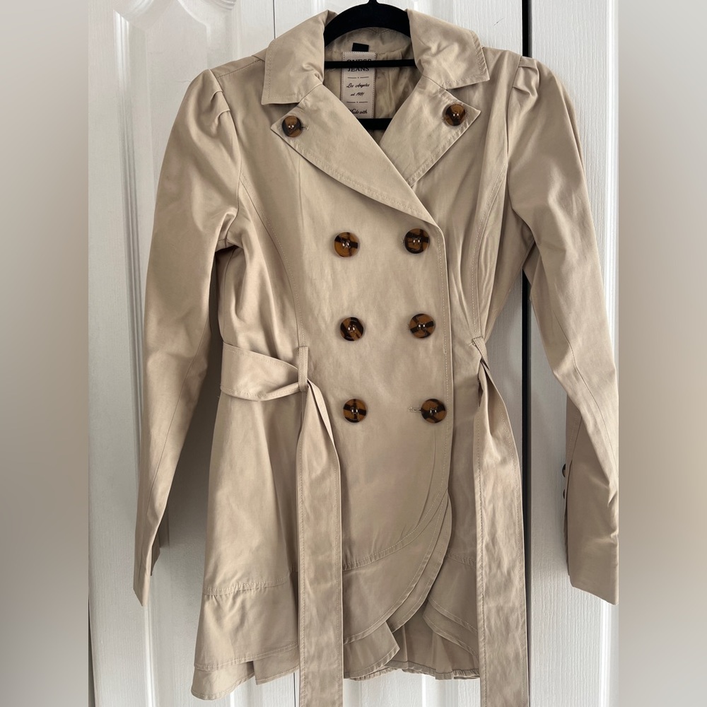 Guess  women trench coat - cream color- size small - with liner and belt